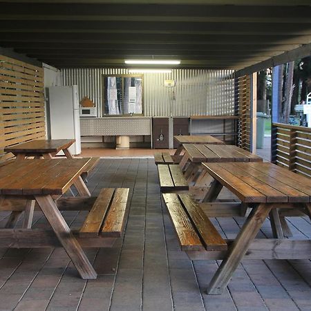 פורסטר Smugglers Cove Holiday Village מראה חיצוני תמונה