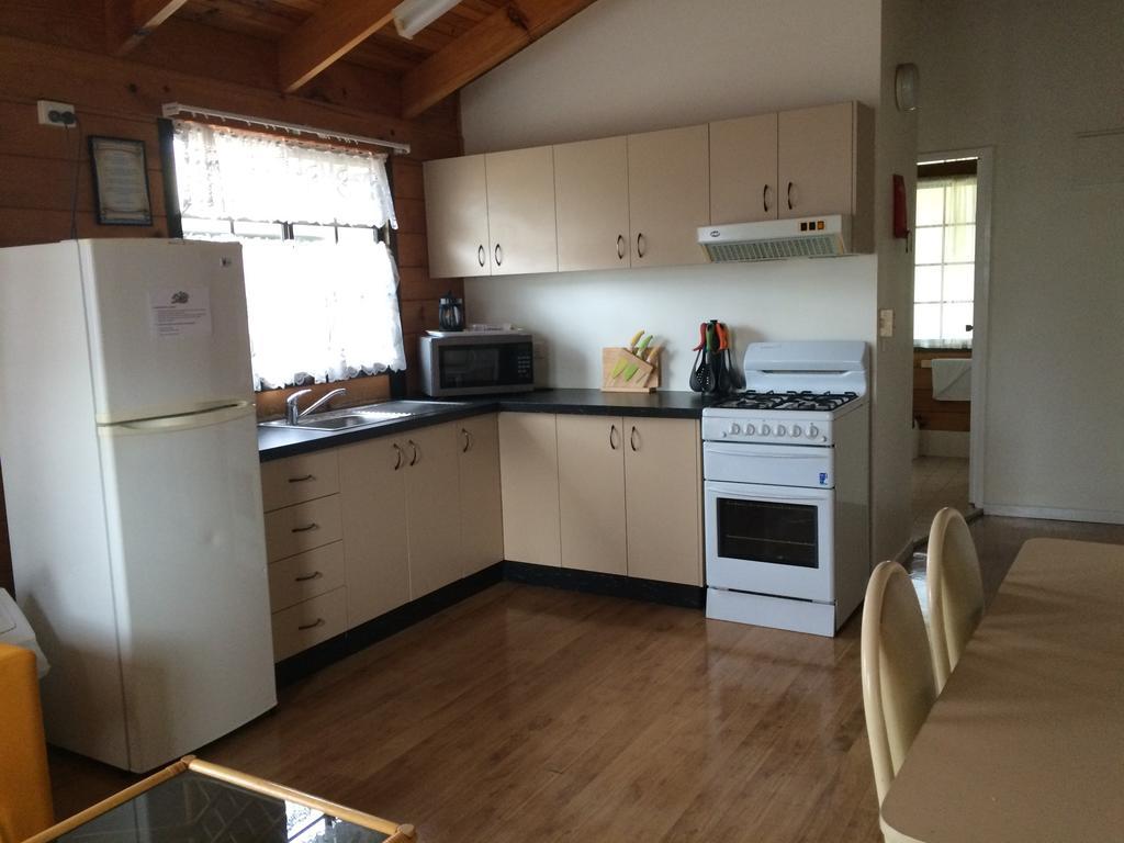 פורסטר Smugglers Cove Holiday Village חדר תמונה