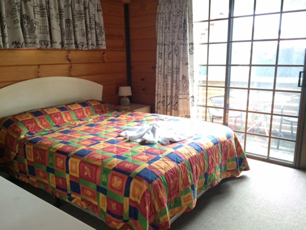 פורסטר Smugglers Cove Holiday Village חדר תמונה