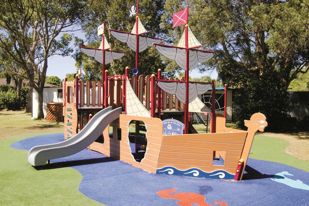 פורסטר Smugglers Cove Holiday Village מראה חיצוני תמונה