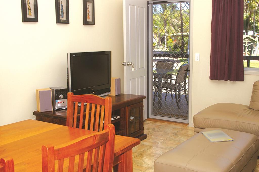 פורסטר Smugglers Cove Holiday Village חדר תמונה
