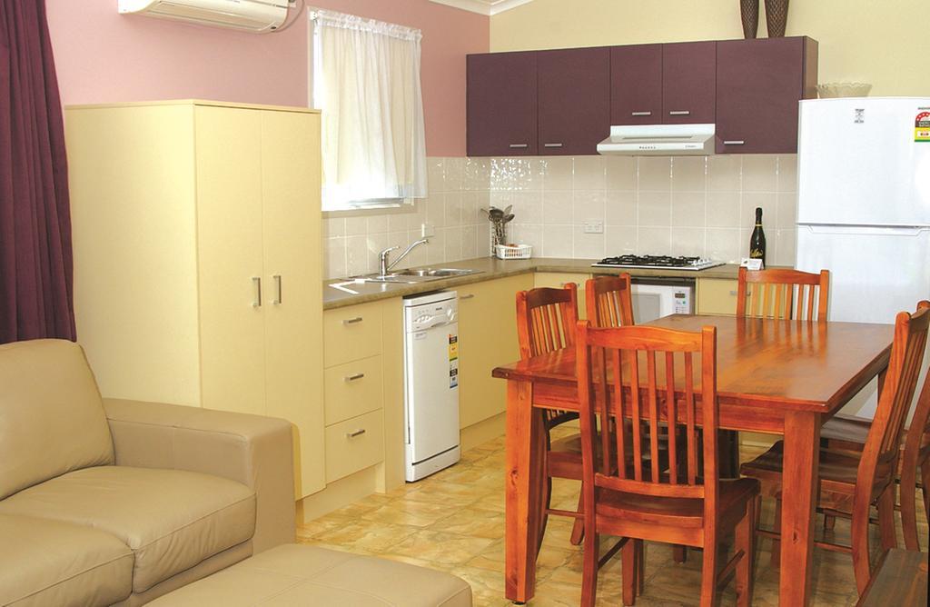 פורסטר Smugglers Cove Holiday Village חדר תמונה