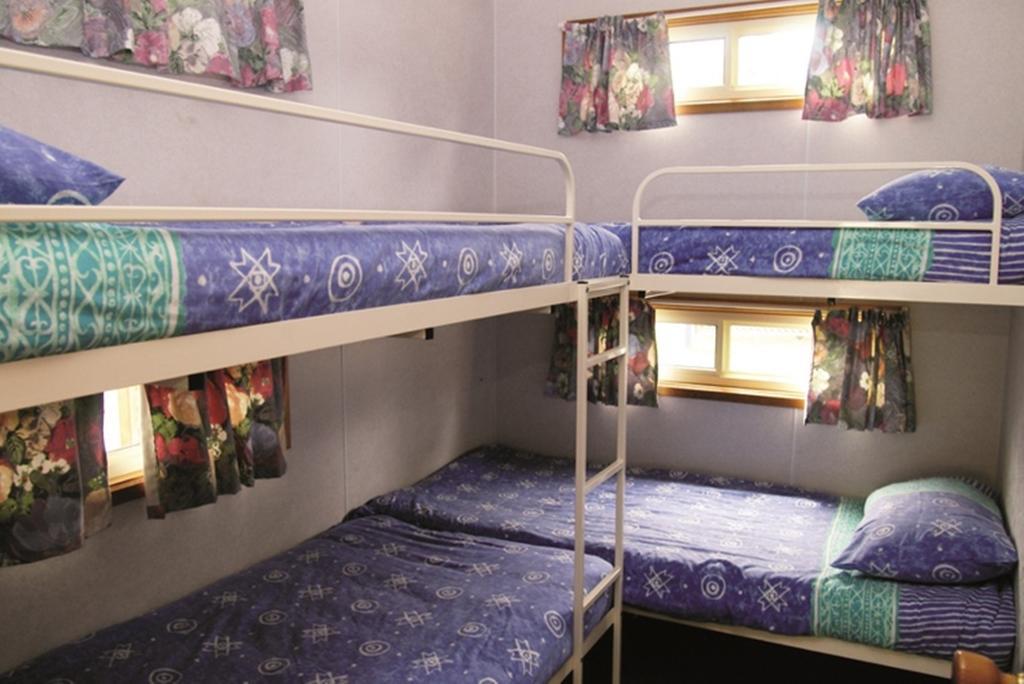 פורסטר Smugglers Cove Holiday Village חדר תמונה