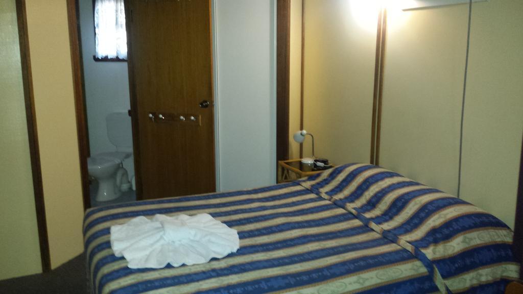 פורסטר Smugglers Cove Holiday Village חדר תמונה