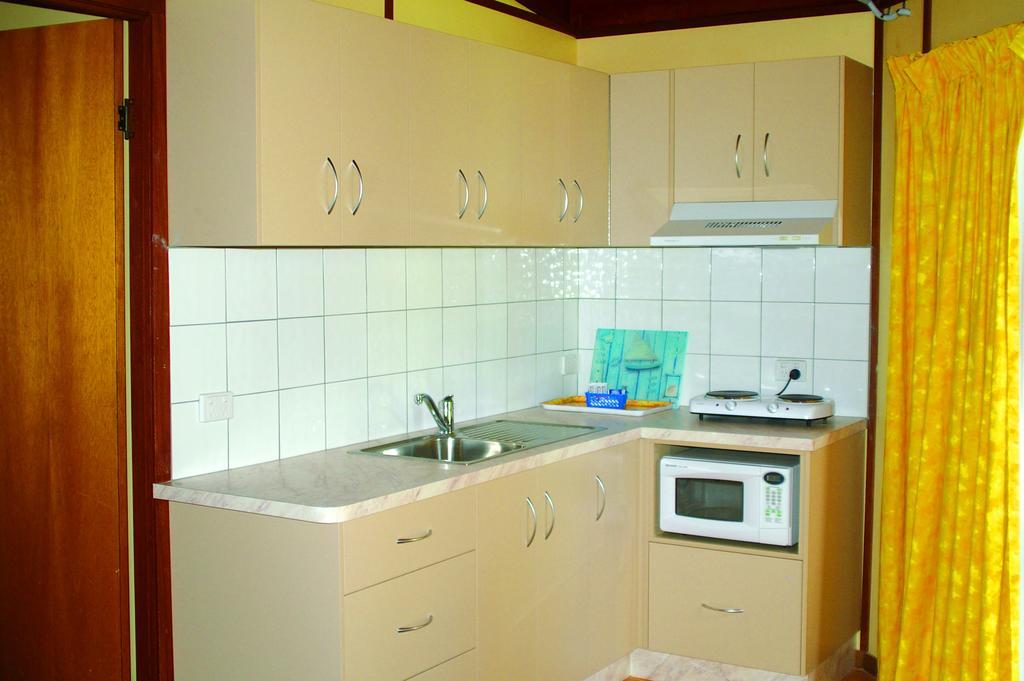 פורסטר Smugglers Cove Holiday Village חדר תמונה